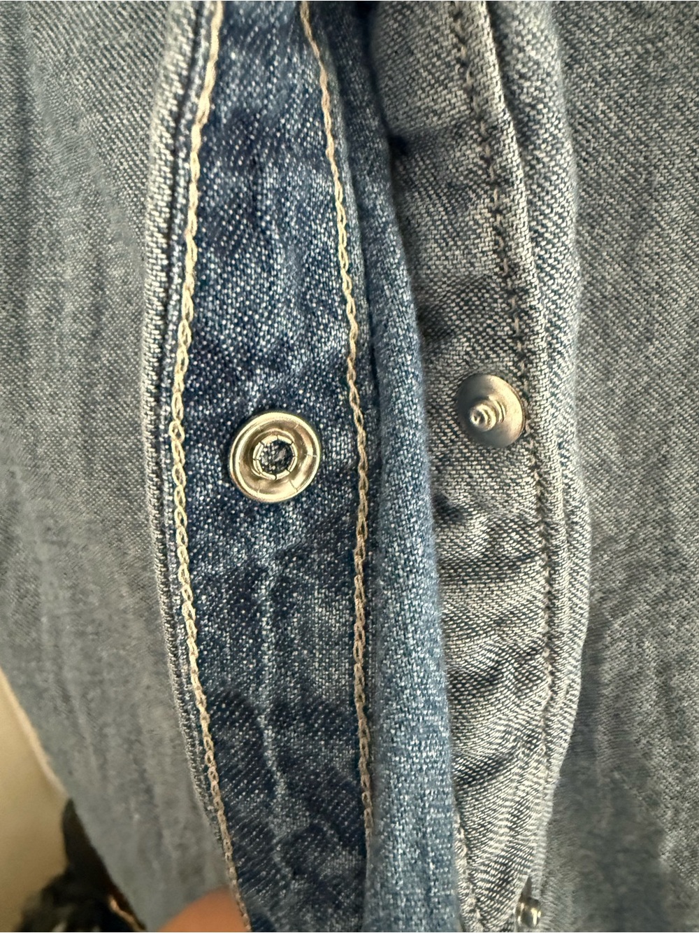 Levi’s Classic Two-Tone Denim Western Shirt - Light & Medium Blue - Picture 5 of 8